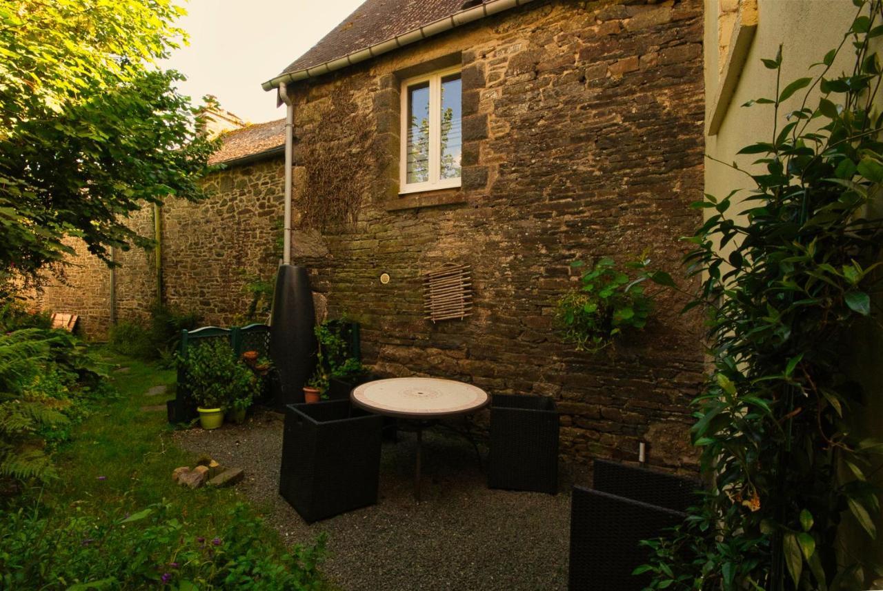 Auberge Le Canard Qui Rit Plelauff Ngoại thất bức ảnh