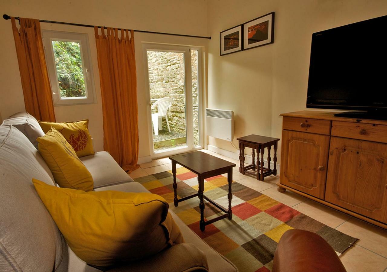 Auberge Le Canard Qui Rit Plelauff Ngoại thất bức ảnh